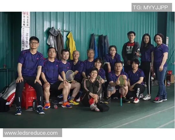 成都羽毛球队与杭州羽毛球队赛后复盘速度对比分析与战术探讨